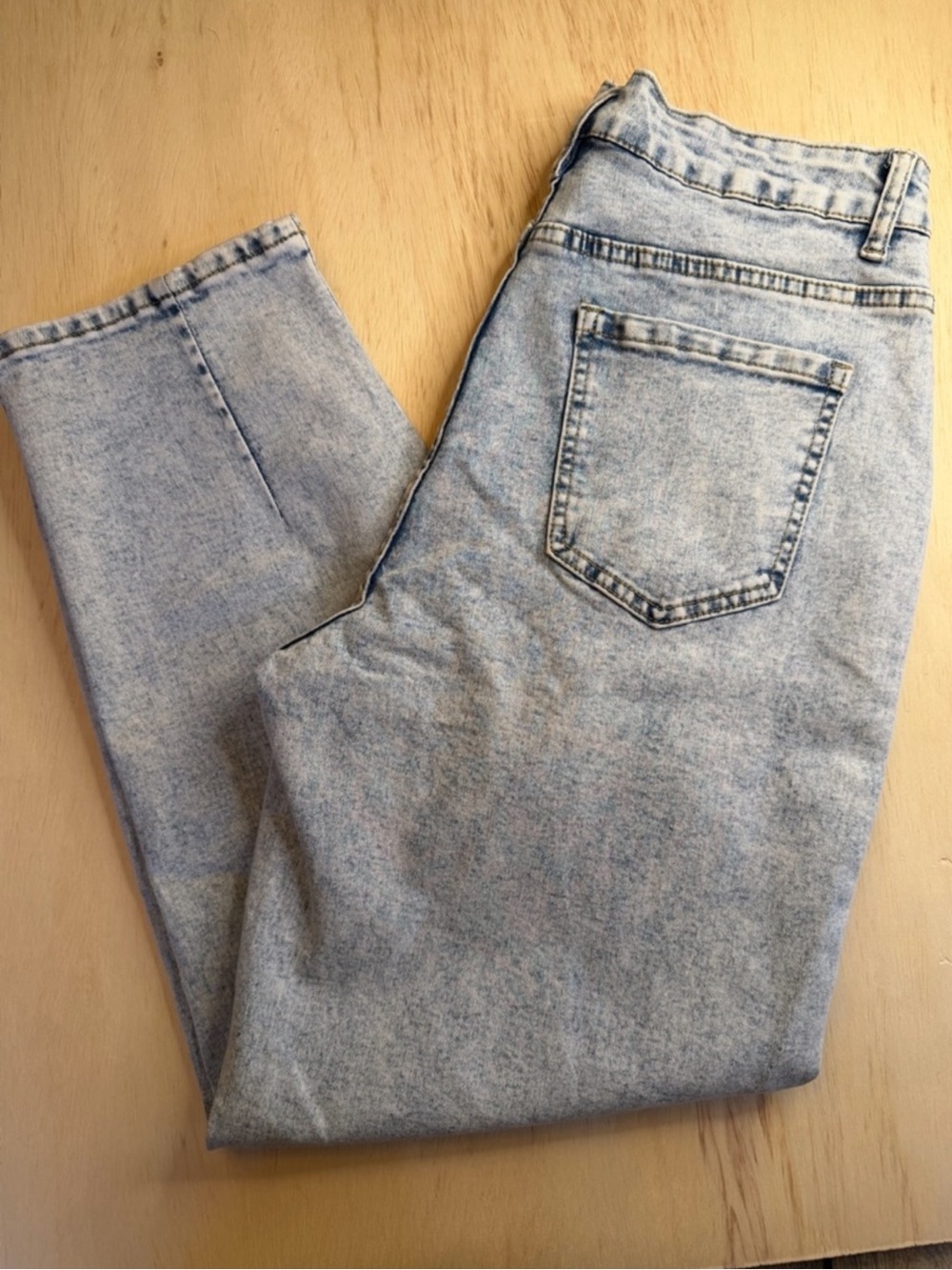 Acid Wash mom jeans size 10 high rise, barrel leg
